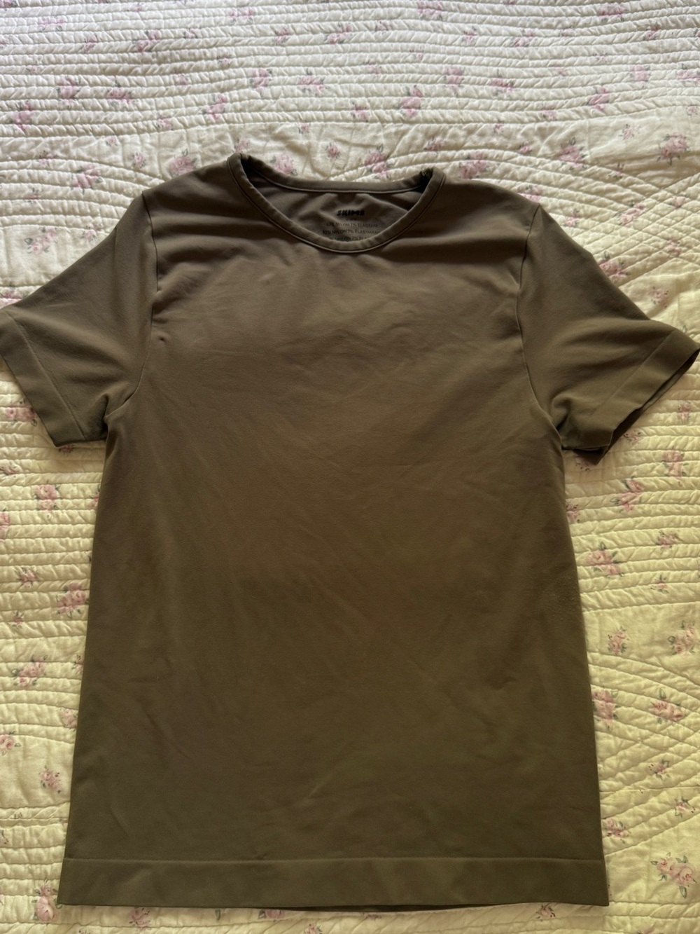 SKIMS Short Sleeve Crewneck Tee in Olive